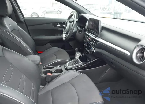 2022 Kia Forte Gt-Line z USA, uszkodzony, nr VIN 3KPF54AD5NE504224